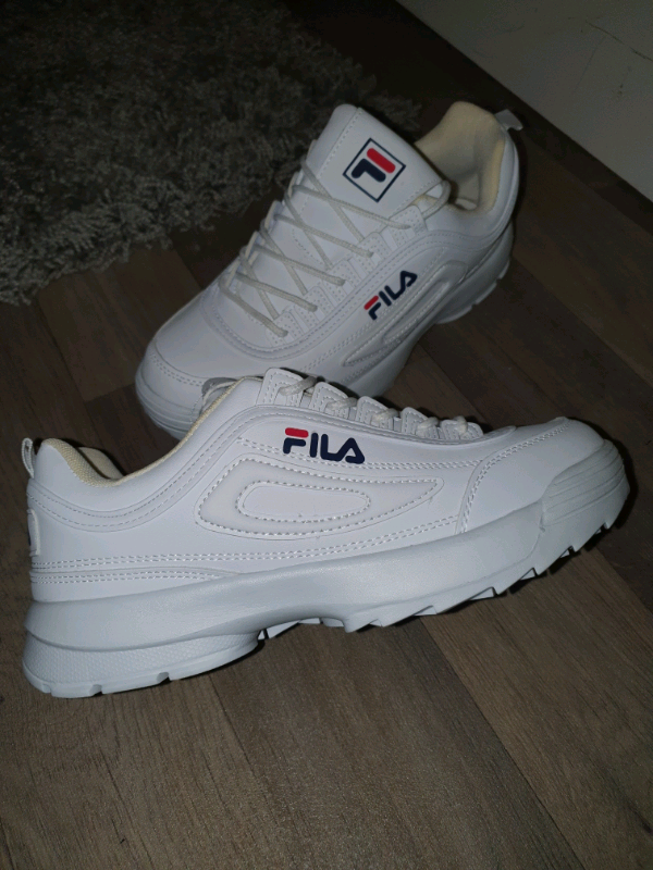 white fila trainers size 6